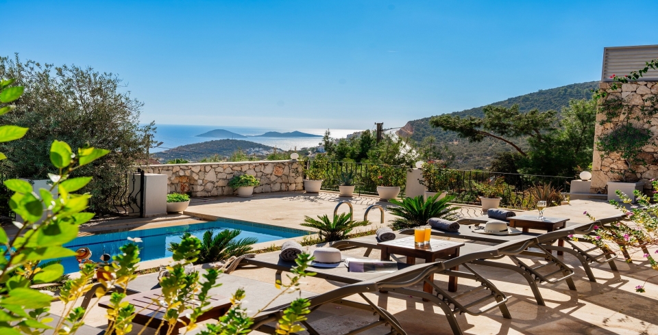 Villa Seas the Day
