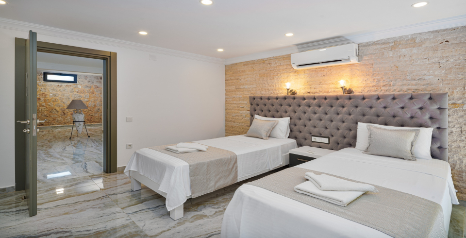 Villa Dry White