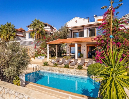 Villa Seas the Day